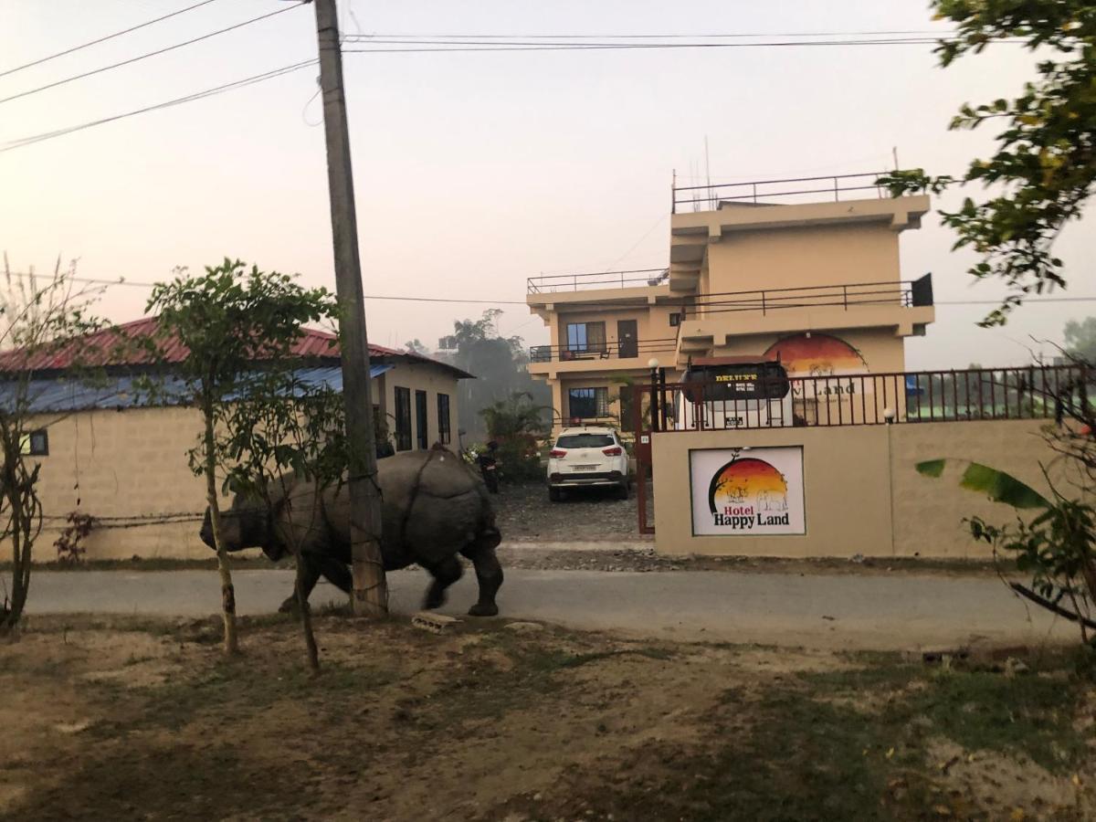 Hotel Happy Land Chitwan Exterior photo